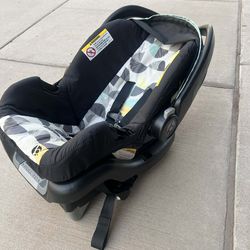 Baby trend car seat & stroller