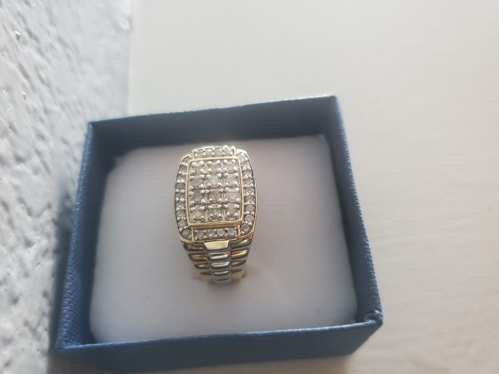 10k Gold Diamond Ring 