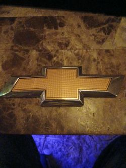 Chevy emblem