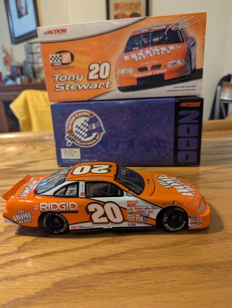 Tony Stewart #20 Home Depot 2000 Pontiac NASCAR Action Racing 1:24 Diecast