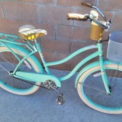 Huffy Women Beach Cruiser Bike 