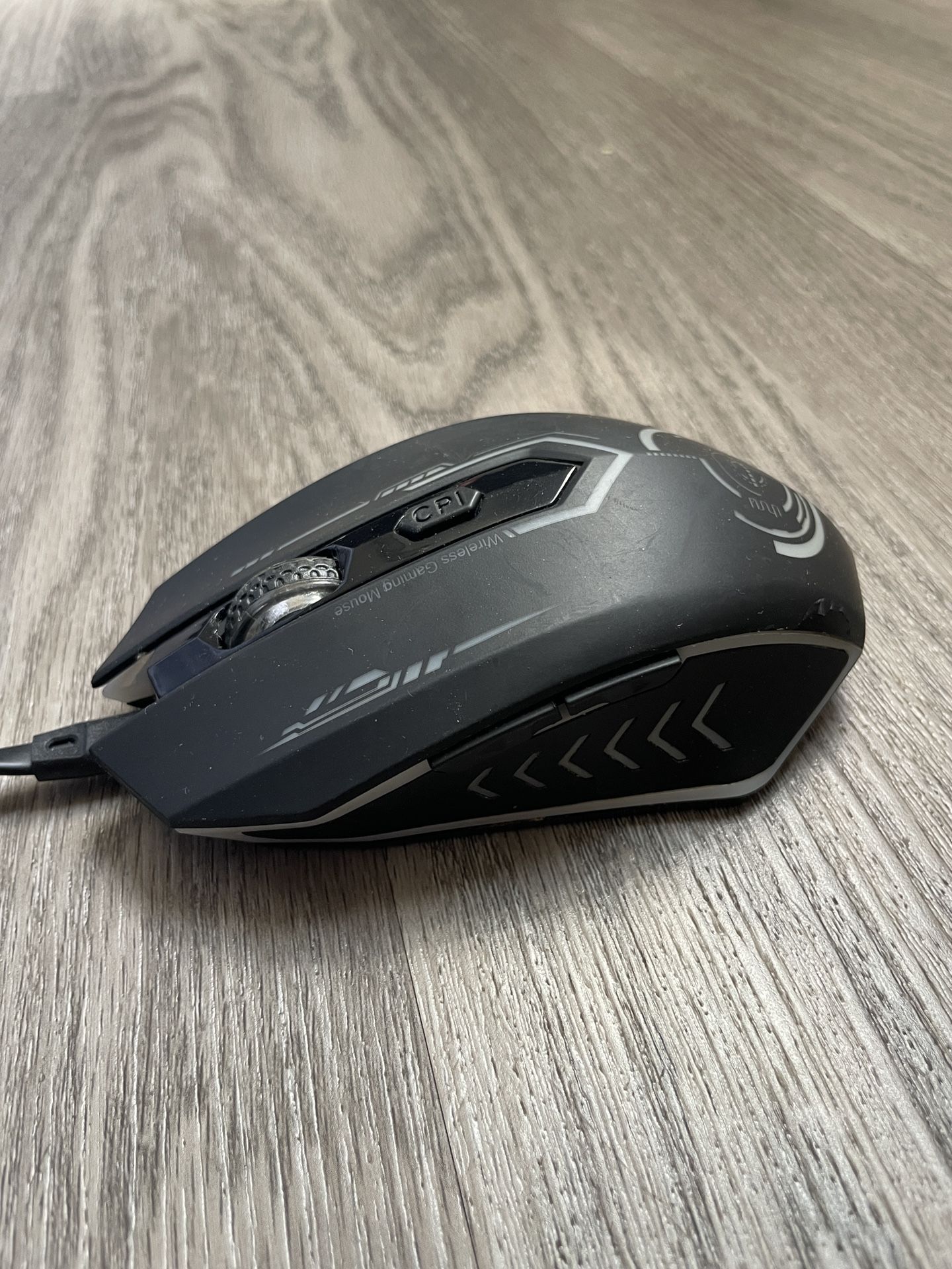 UHURU Wireless Gaming Mouse & Mouse Pad