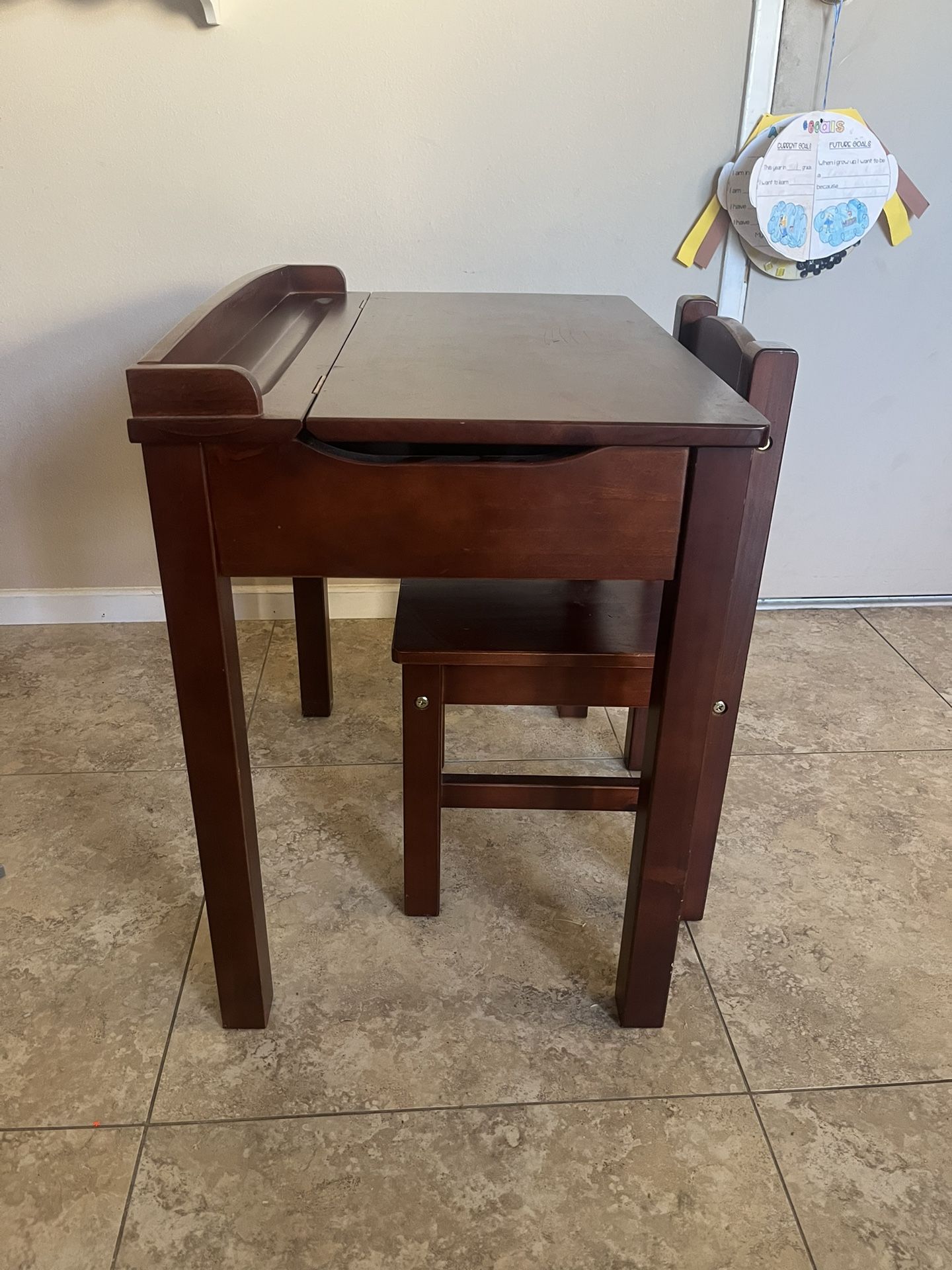 Melissa and Doug Wooden Desk (kids)