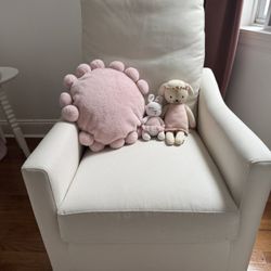 Delta Children Nursery Glider Chair 
