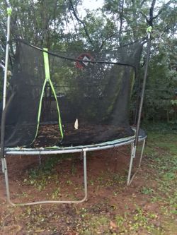 14ft Trampoline w/ enclosure net
