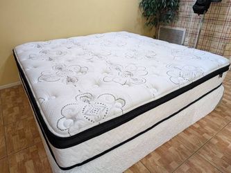 Like New king size Ashley luxury mattress