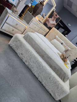 ✨️4pc Queen, King Bedrooms ✨️ Furniture Sectionals, Dining Avail