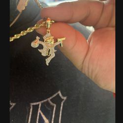 10k Gold And Diamond Pendant 