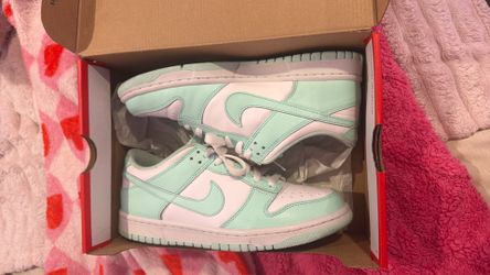 shoes/nike dunks 6.5 size