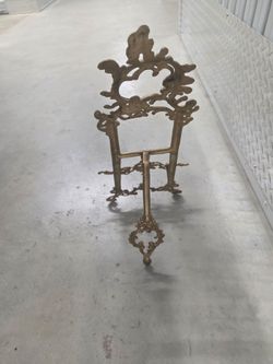 Small picture stand