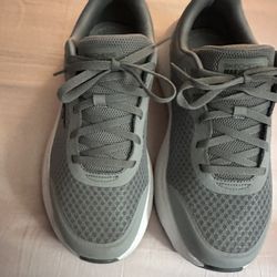 Men’s Skechers Max Cushion Endeavour Size 8 Wide