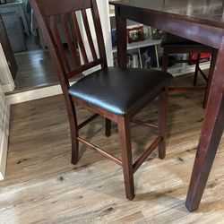 Bar Height Table & Chairs