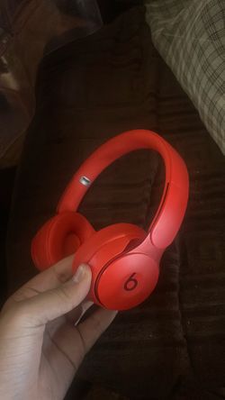 Foldable red beats