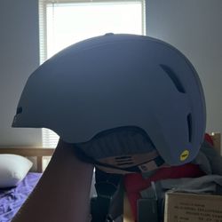 Used Twice Giro (MIPS) Helmet