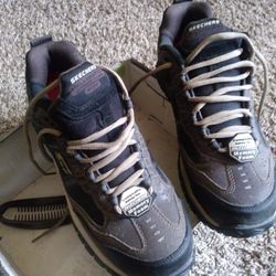 Brand new Skechers steel totes boots Size 9 1/2