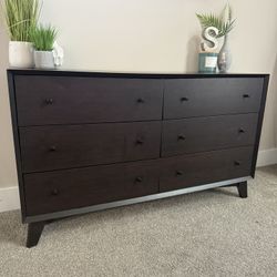Dresser & Two Nightstands 