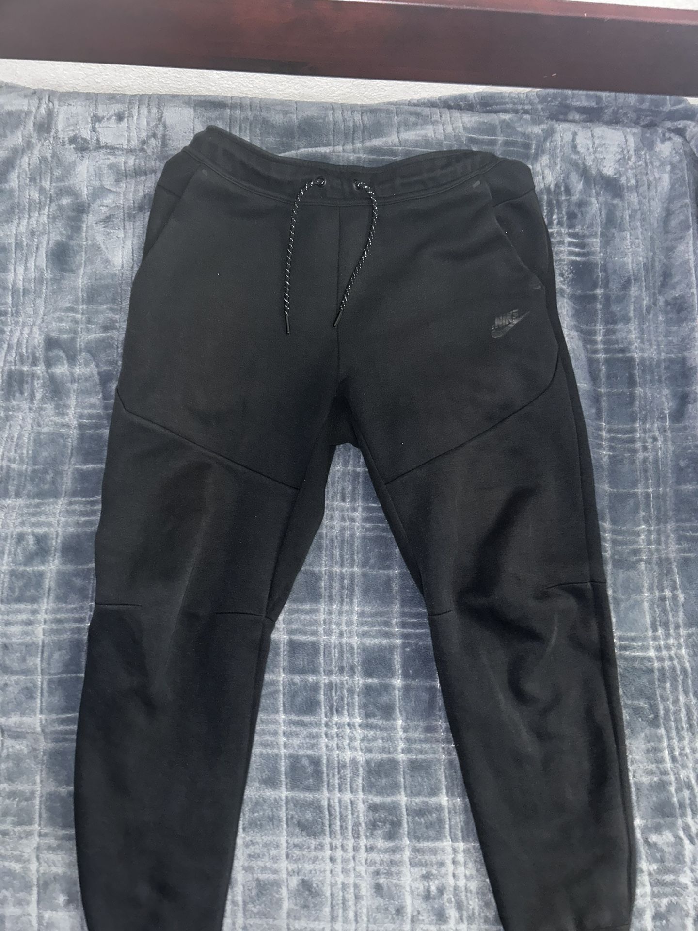 Black nike tech sweats