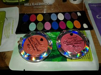 Lotion eyeshadow palette and much more Everything on sale!!!
