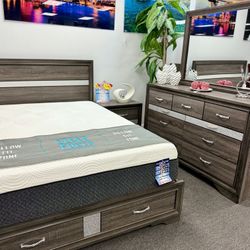 Glamorous 5pc Bed Set W/Storage Drawers Available Now $1199