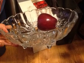 Glass fruit bowl