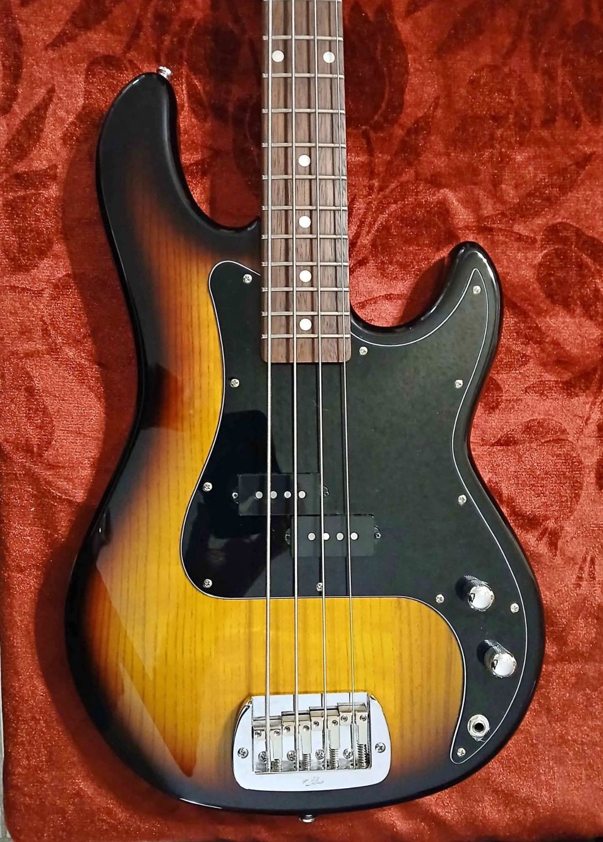 2020 G&L LB-100 Tribute Electric Bass Guitar Fender P Bass Squier