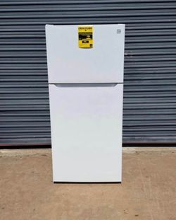 30 in. 18.1 cu. ft. Top Freezer Refrigerator in White with E-Star