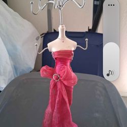 In great condition jewelry tall doll