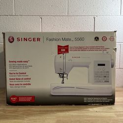 Open Box STINGER 5560 Sewing Machine