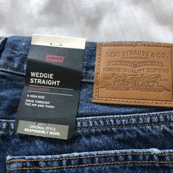 A women Levi Jean Brand New