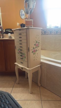 Jewelry organizer