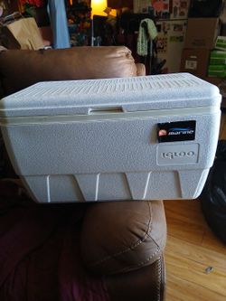 Igloo marine cooler
