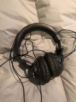 Auvio headphones