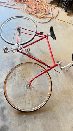 Vintage Early-1980s Lugged Steel Road Bike Shimano 600 Arabesque