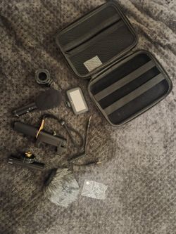 Movo Smartphone Vlogging & Video Kit with Shotgun Mic, LED Light, and Case