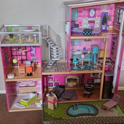 Doll House 