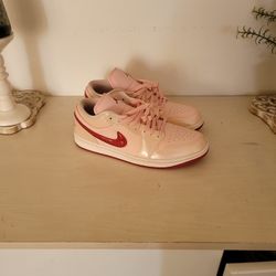 Jordan 1 Low Valentines