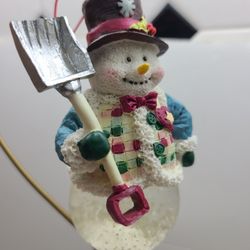 VINTAGE FREEZEMAN ORNAMENTS 