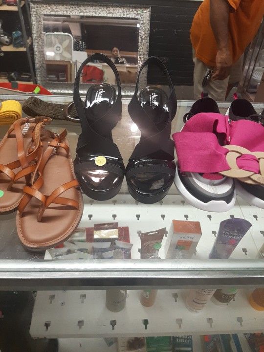 Size 9 M