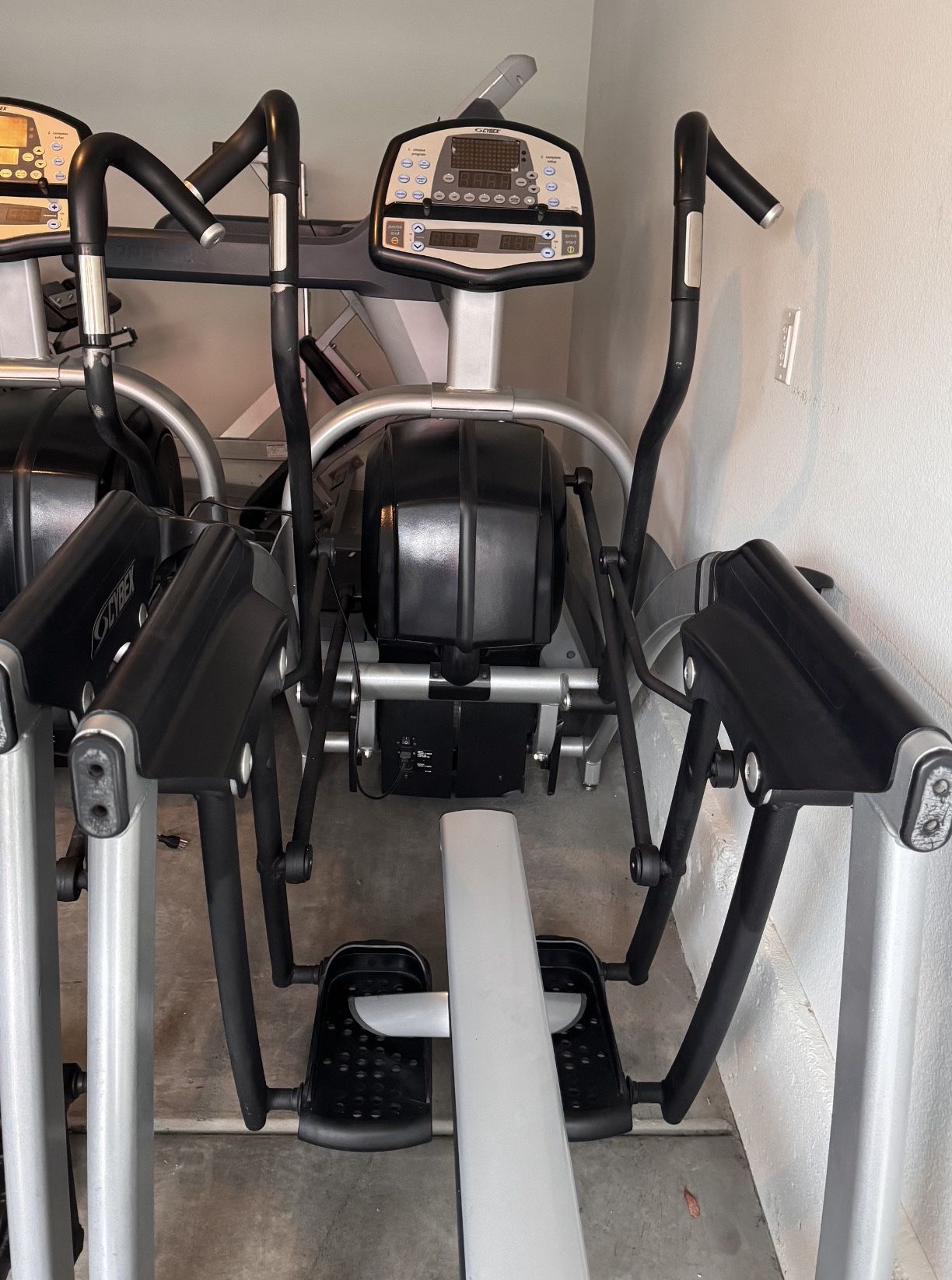  Cybex Arc Trainer – Commercial Gym Equipment 