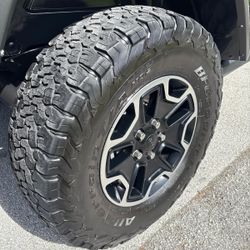 Four 4 Jeep Wrangler Rubicon Wheels & Tires 285/70r17 “Bf Goodrich Ko2 “