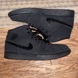 Black Air Jordan 1 Mids