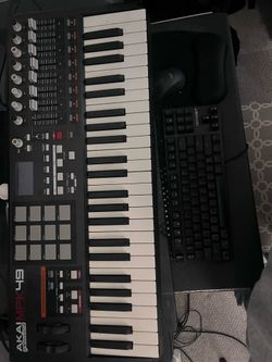Akai Mpk 49 Keyboard/ Piano