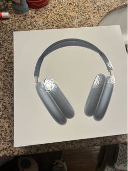 AirPod maxes (usb-c)
