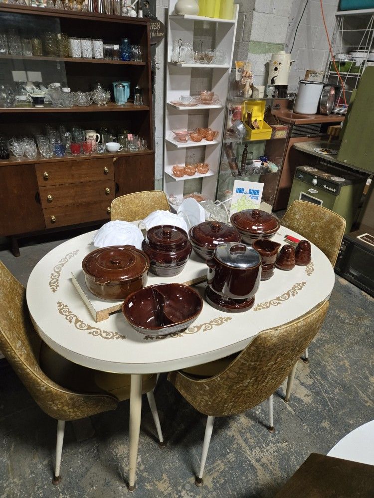 Stoneware Covered Lid Pots And Chafing Dishes