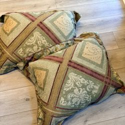 Two Pillow With Cover