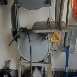 Delta/Rockwell  Wood and Metal Saw