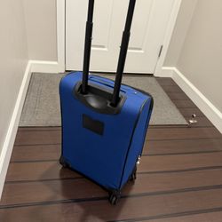 Nice suitcase carryon luggage 