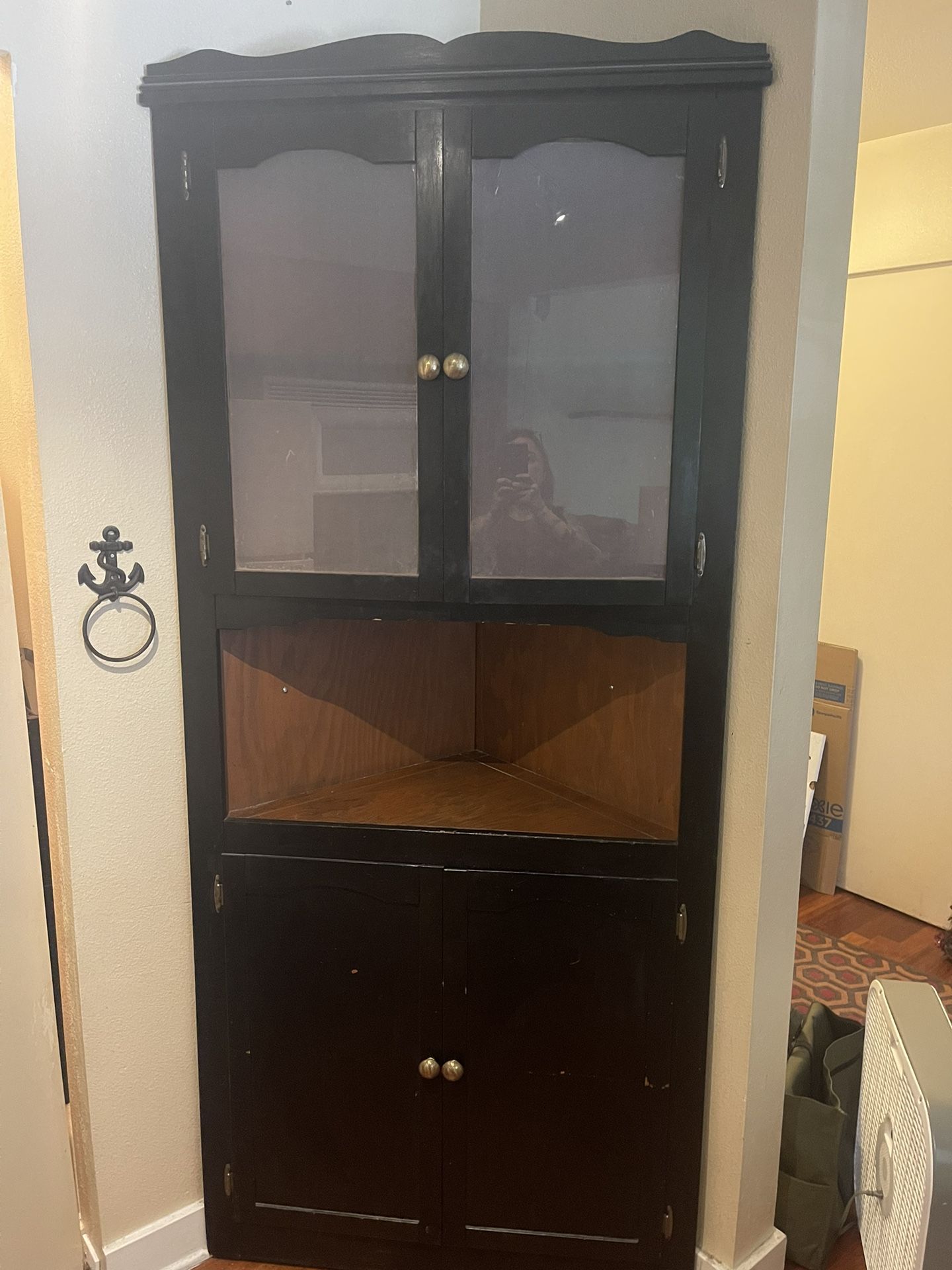 Vintage Corner Hutch Cabinet for Sale in Seattle, WA - OfferUp