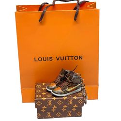 Louis Vuitton Keychain With Bag And Box