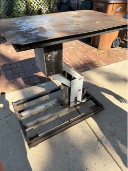 Hydraulic Lift Table